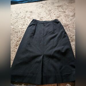 Mary-Kay black skirt